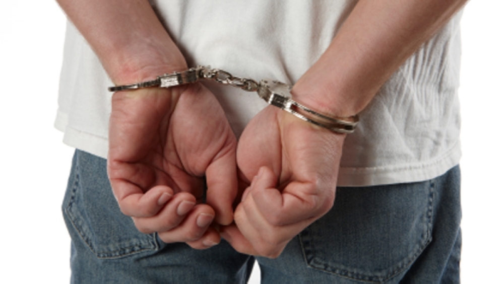 Three held for impersonating police officers in Oman