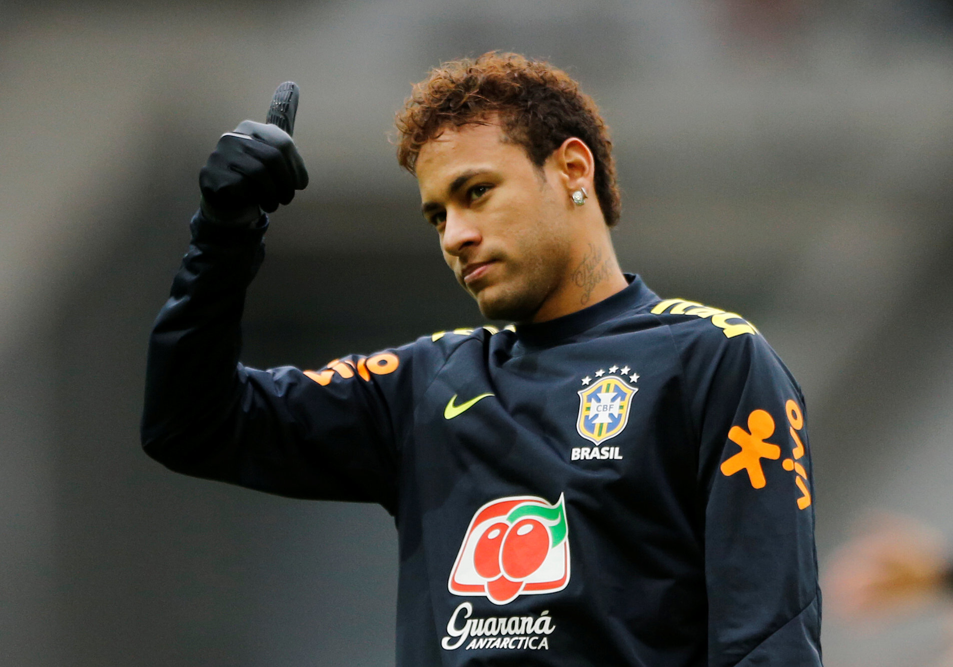 Football: Tearful Neymar denies problems at PSG