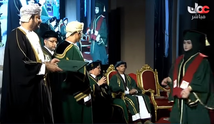 شاهد بالفيديو حفل تخريج الدفعة 13 من طلبة جامعة ظفار