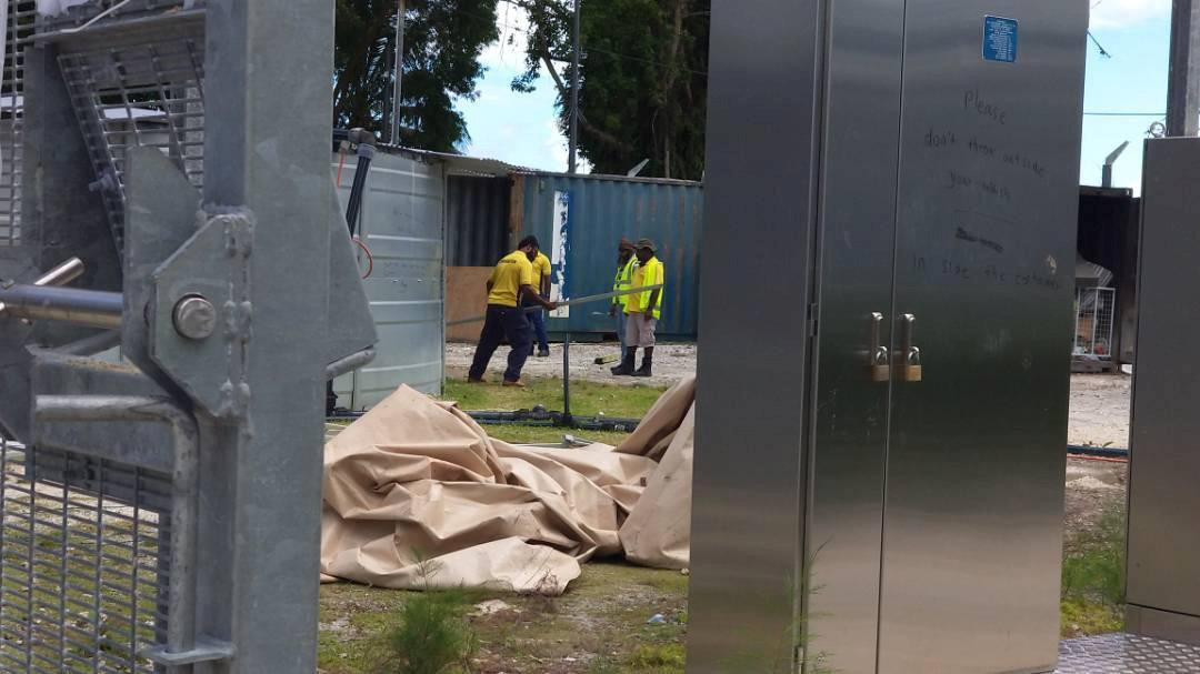 Papua New Guinea threatens to forcibly remove asylum seekers from detention centre