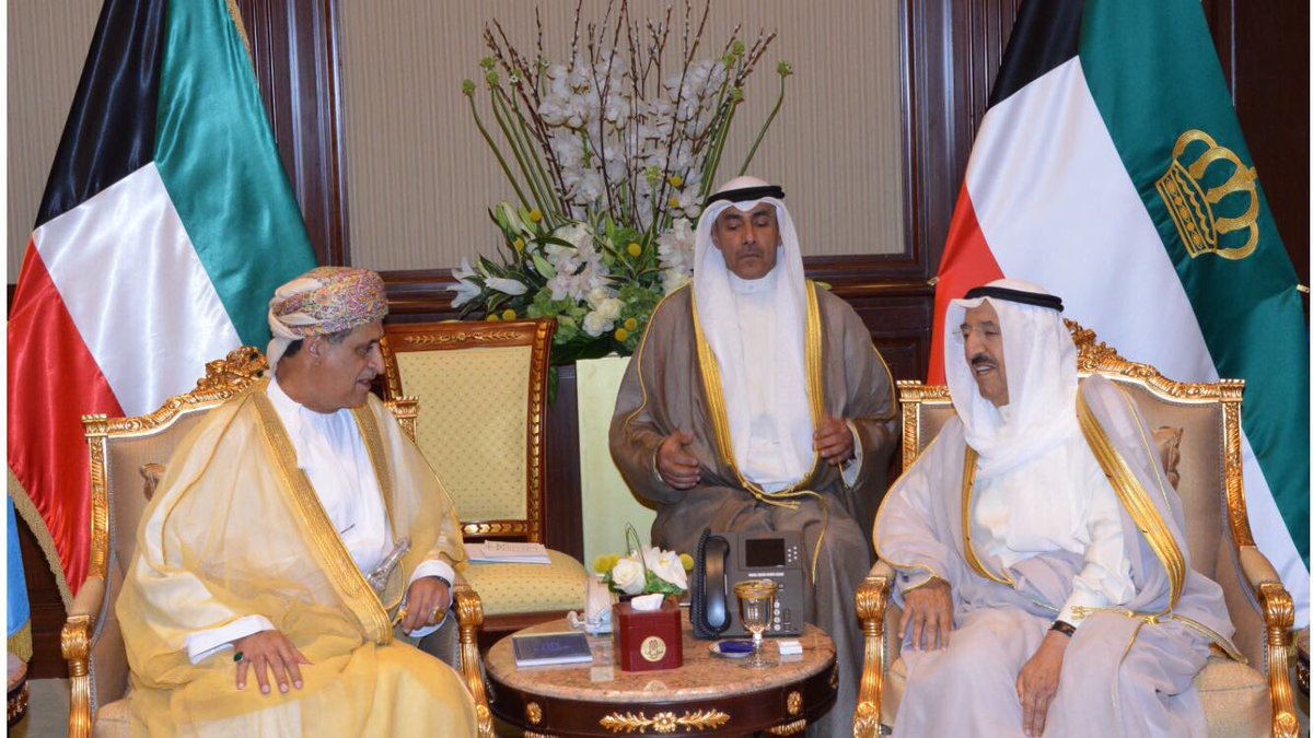 أمير الكويت يتقبل أوراق اعتماد السفير الأنصاري