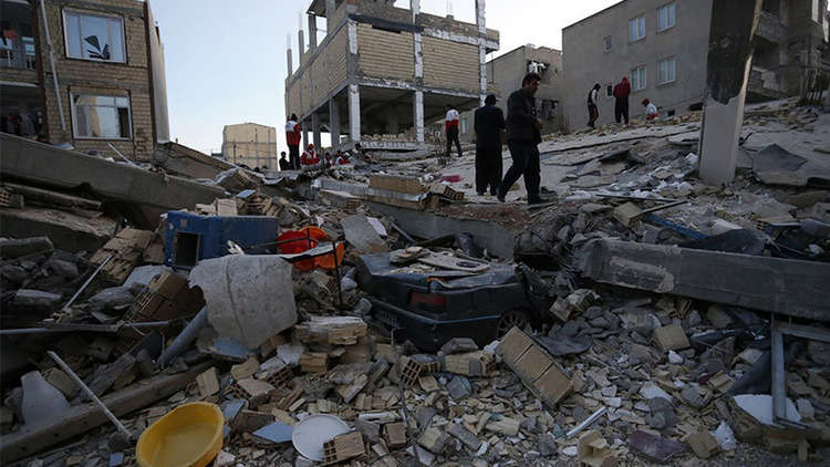 ارتفاع ضحايا زلزال إيران إلى 530 شخصا