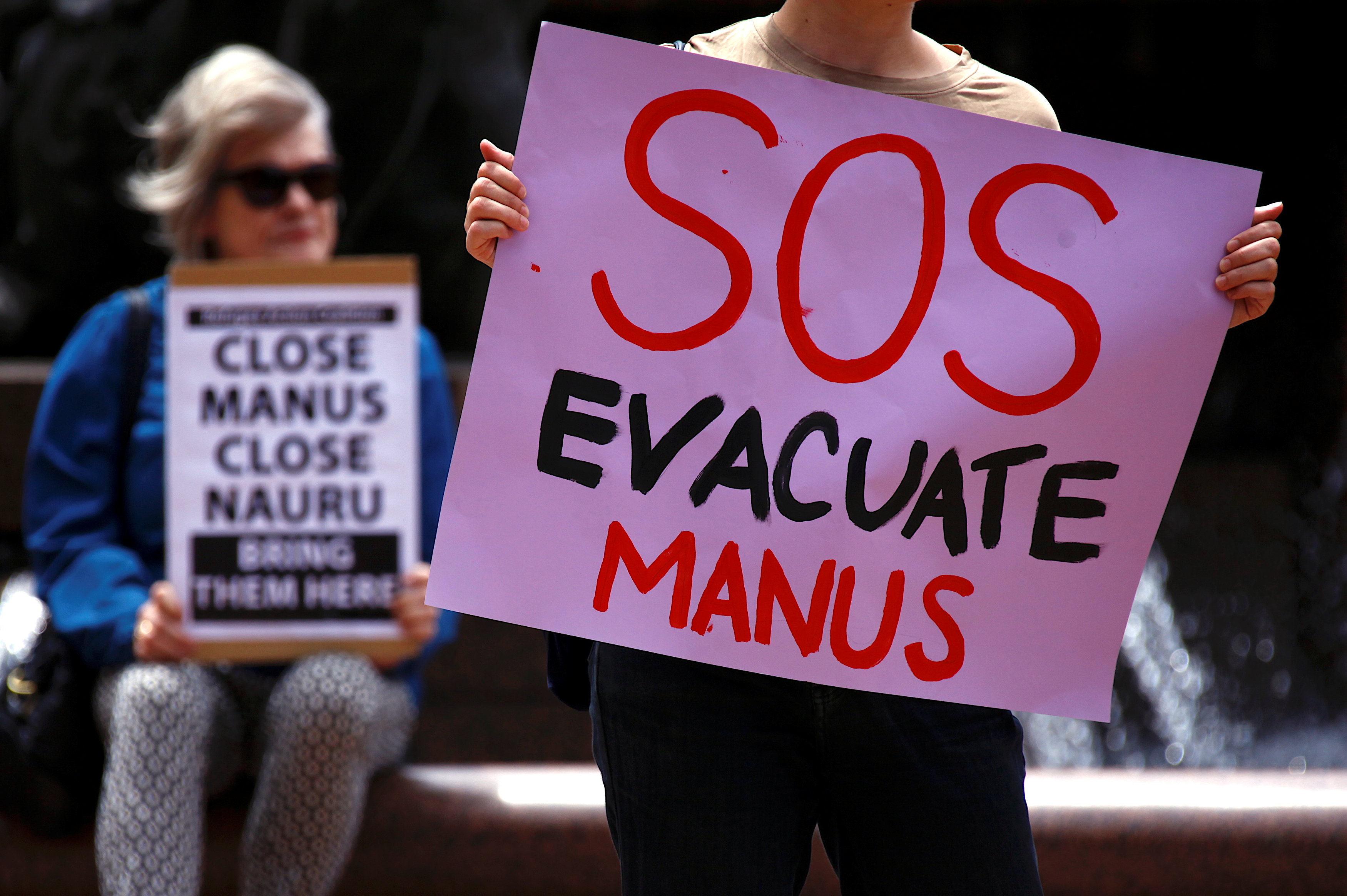 Australian medical group wants access to Manus Island asylum seekers