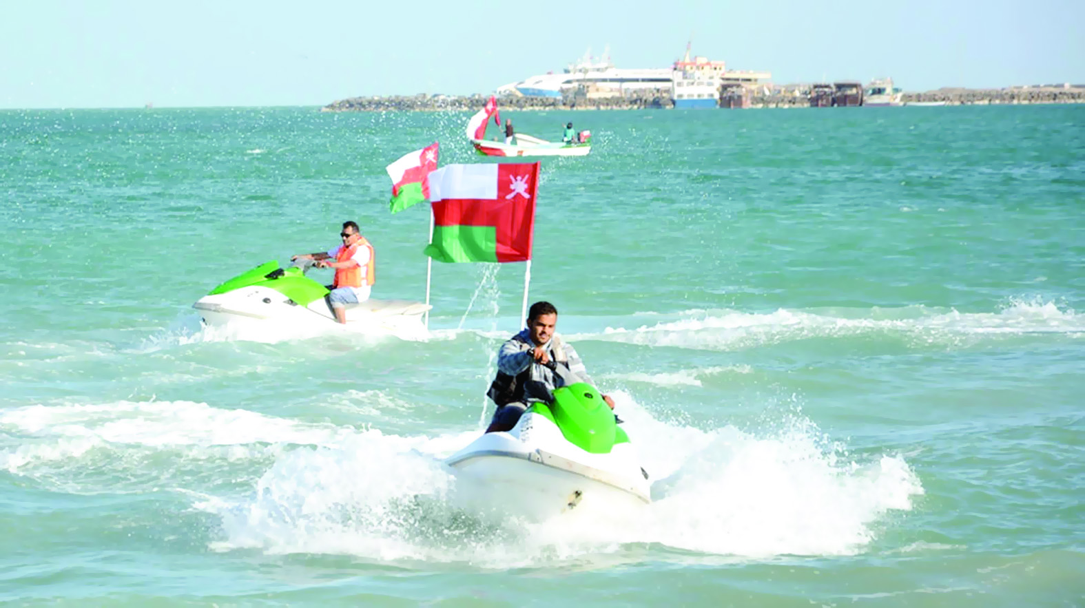 مهرجان بحري بمناسبة العيد الوطني في «مصيرة»