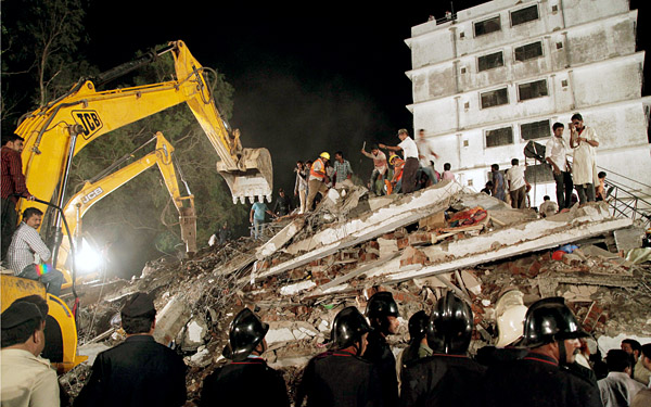 ارتفاع حصيلة ضحايا انهيار مصنع في الهند إلى 12 قتيلا