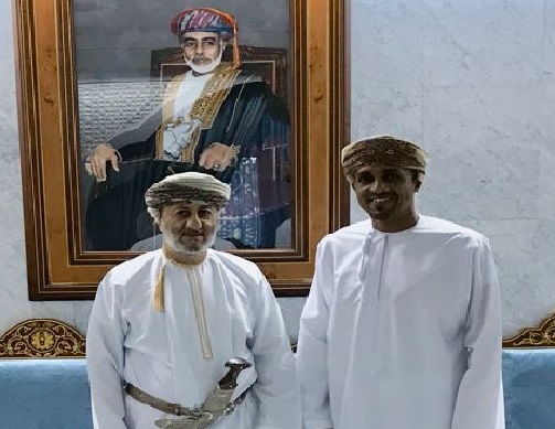 محافظ ظفار يستقبل الحكم الدولي العماني أحمد الكاف