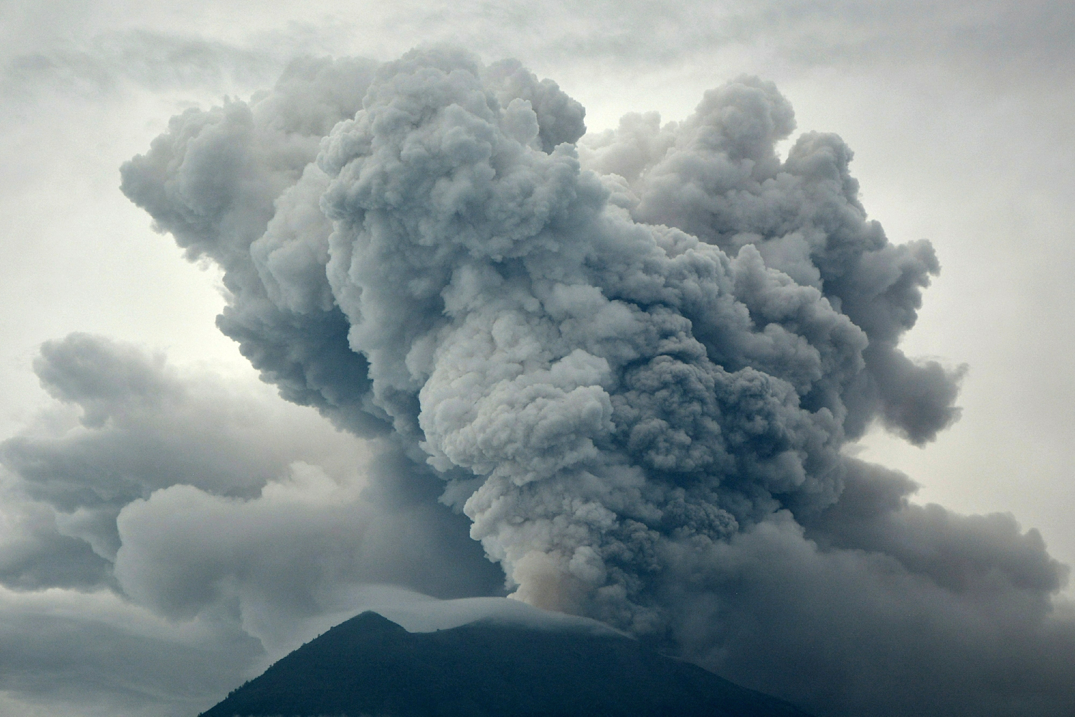 Evacuation centres, hotels fill up as Bali volcano may erupt at any moment