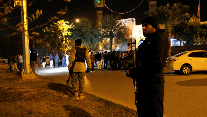 Gunmen kill intelligence officer at Islamabad mosque