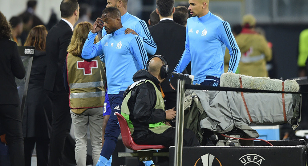 بالفيديو.. مارسيليا يوقف إيفرا لأجل غير مسمى بعد الاعتداء على مشجع