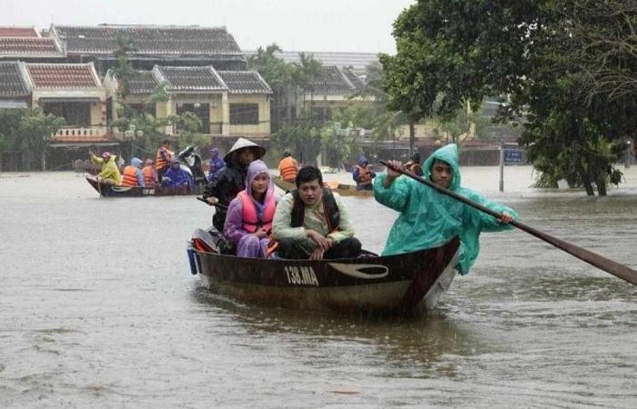 ارتفاع حصيلة ضحايا اعصار دامري إلى 49 شخصًا في فيتنام