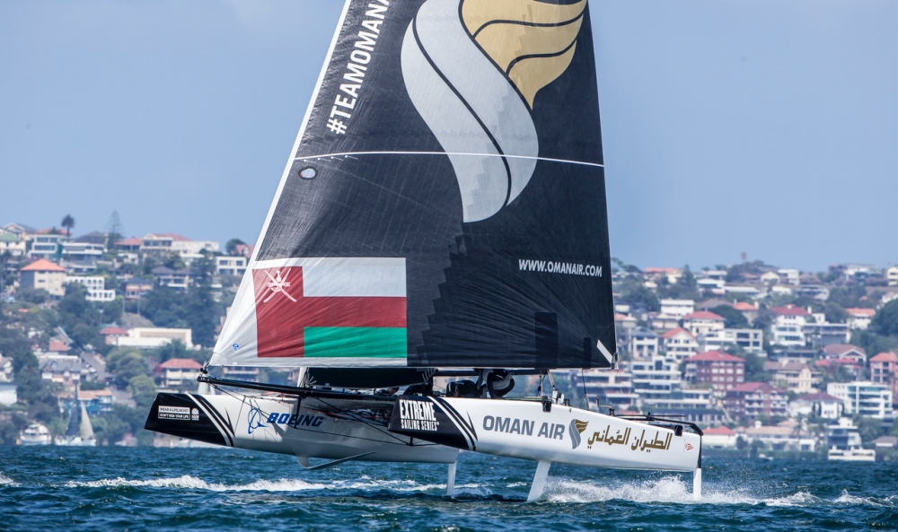 فريق قارب الطيران العُماني يتصدر سباقات المكسيك