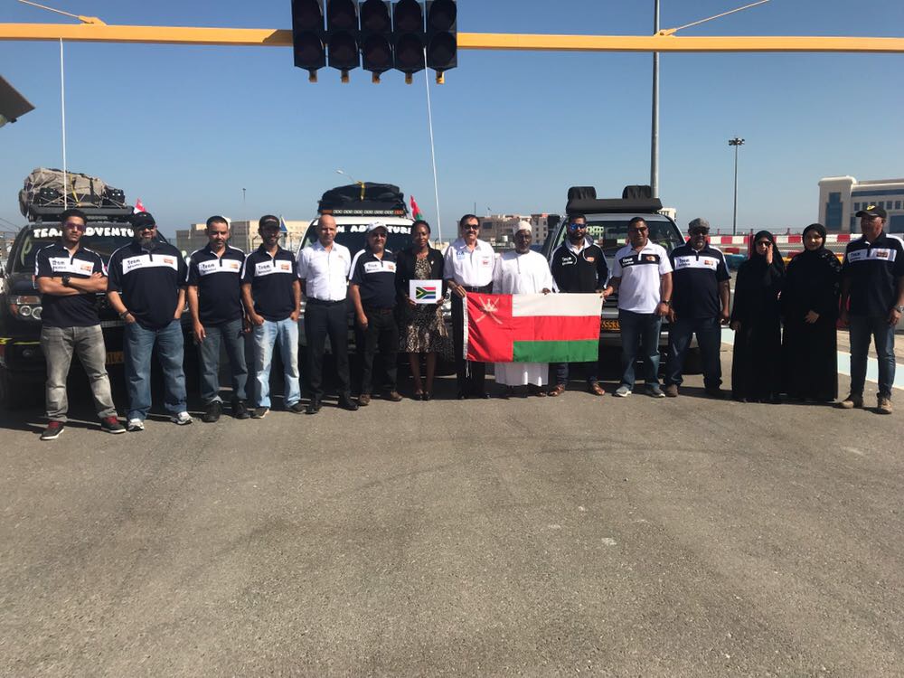مغامرون عمانيون يجوبون 16 دولة إفريقية برا في 50 يوما