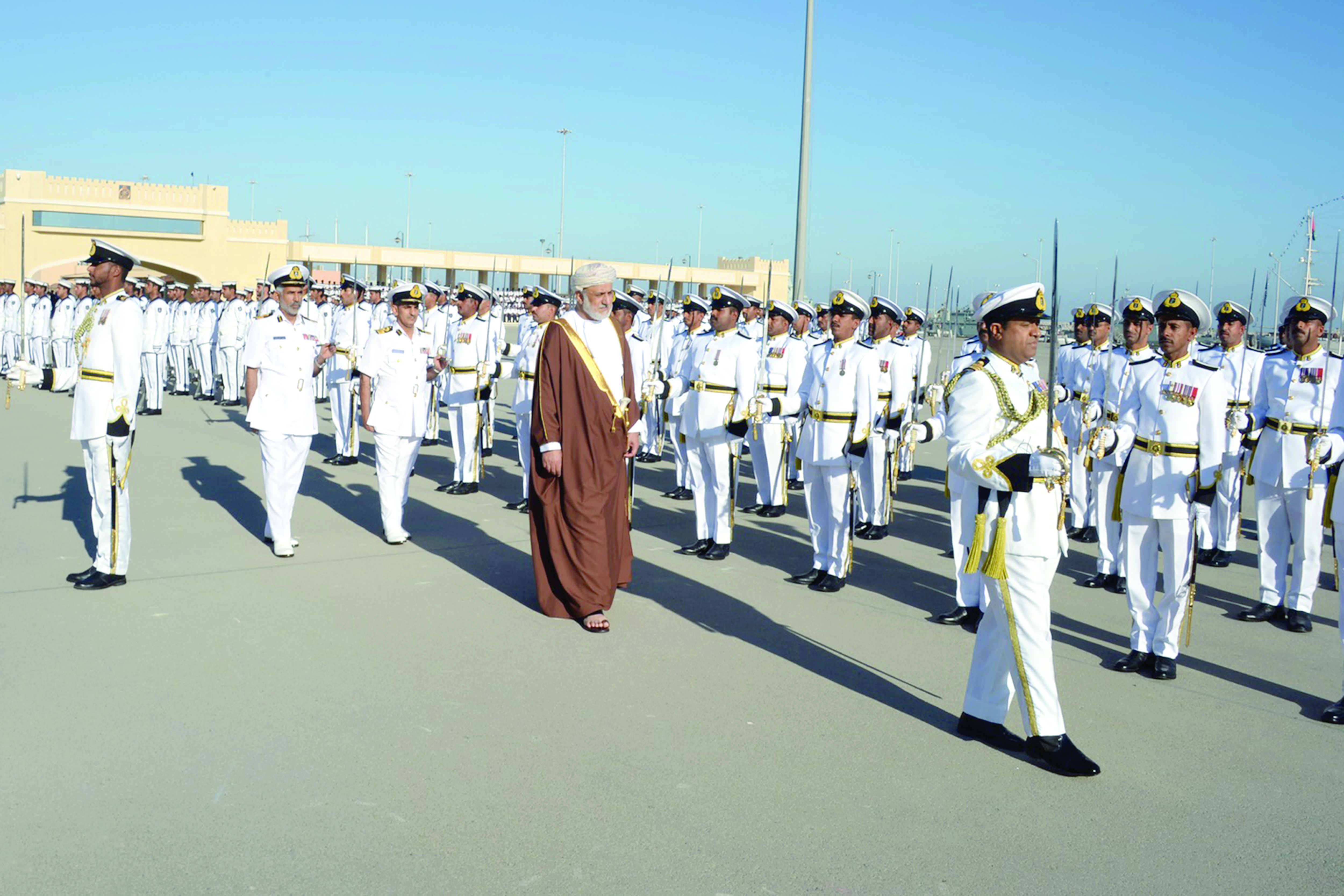 «البحرية» تحتفل بيومي «القوات المسلحة» و»المتقاعدين»
