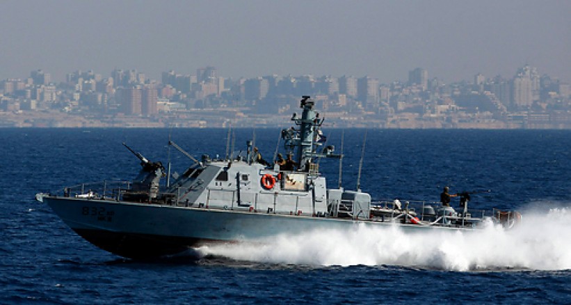 زوارق الاحتلال تفتح نيرانها تجاه قوارب صيادي غزة