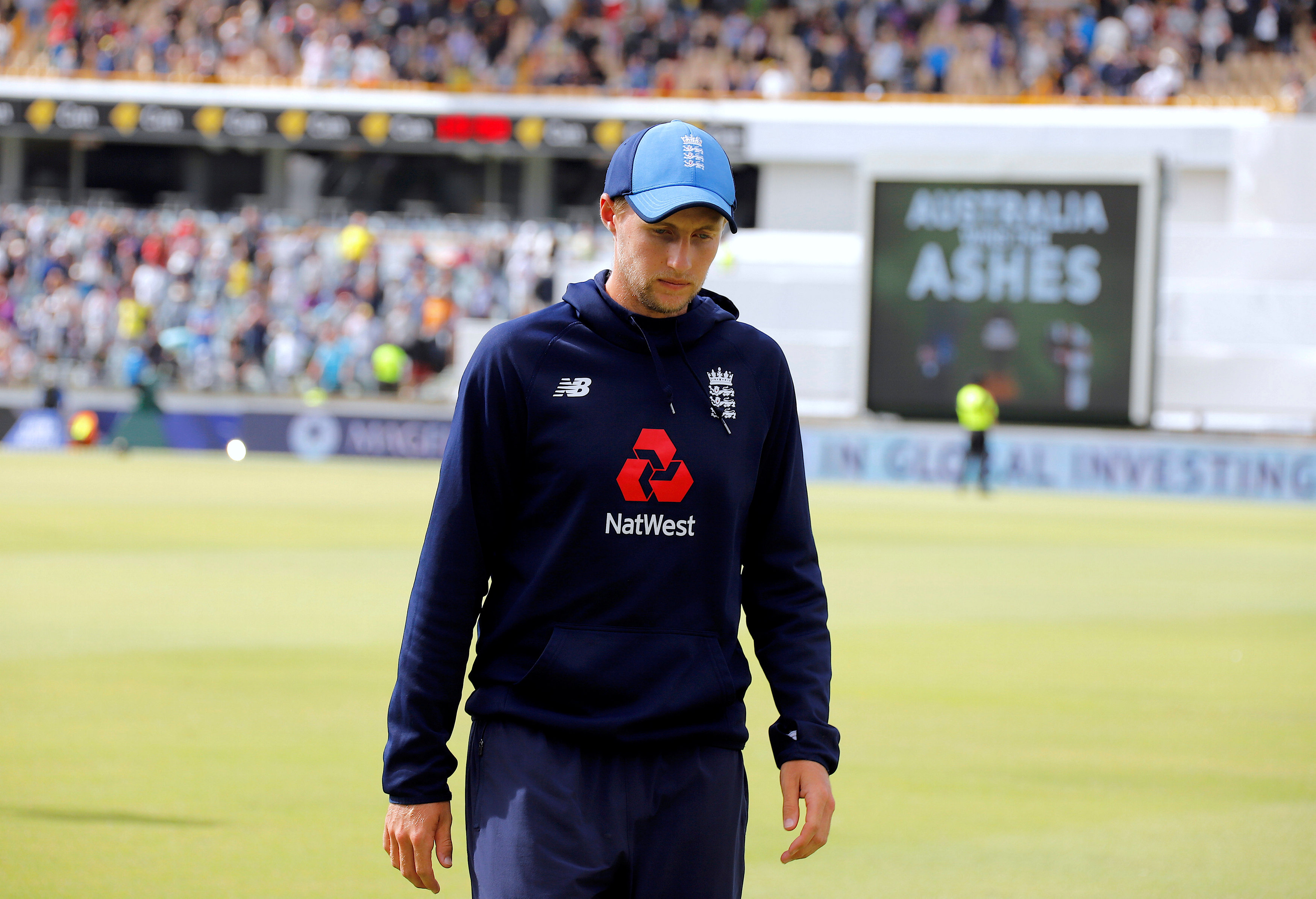 Cricket: Root defends veterans after Ashes hiding