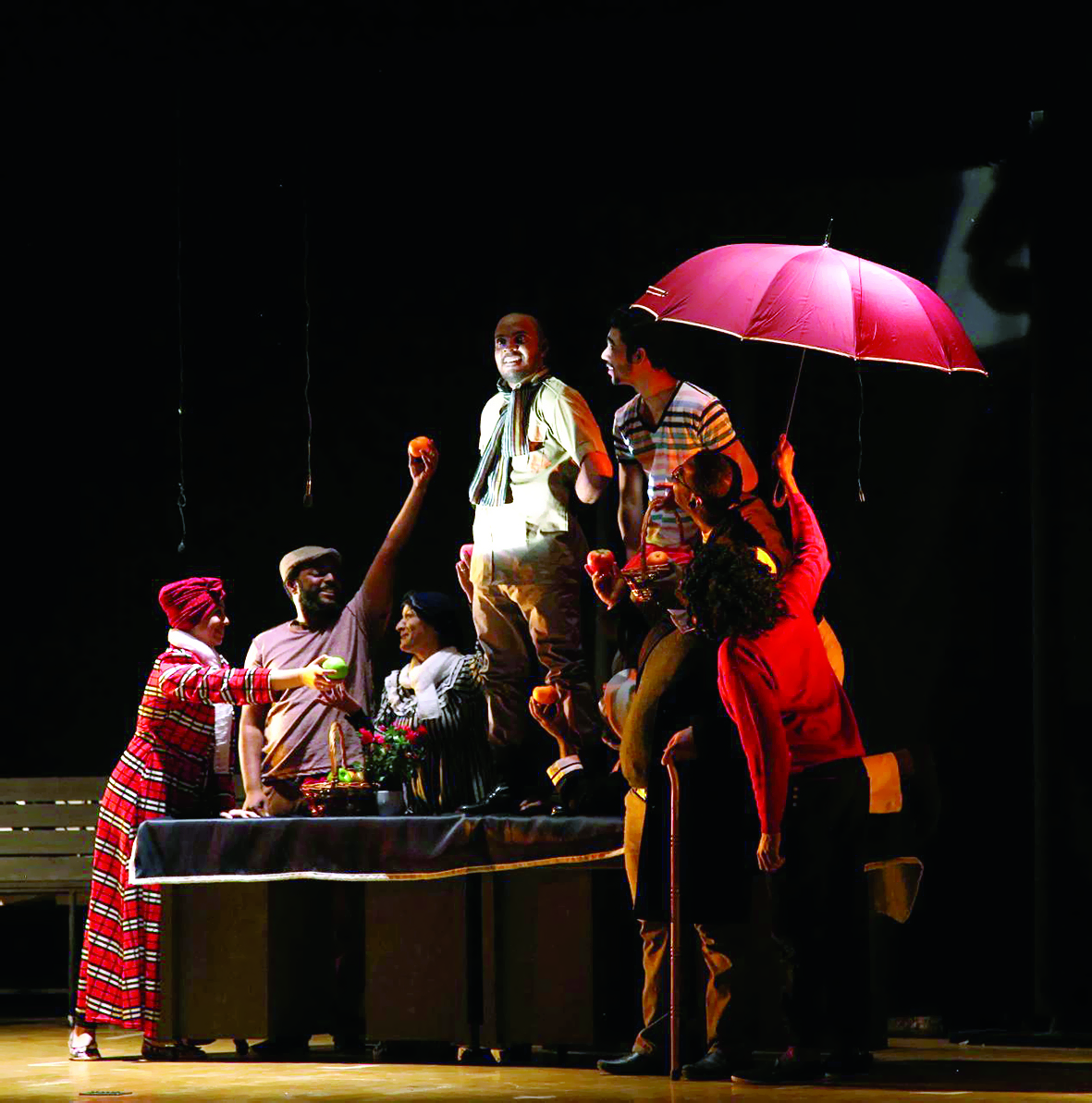 «قرية برمودا» تُشعل منافسات مهرجان المسرح العُماني السابع