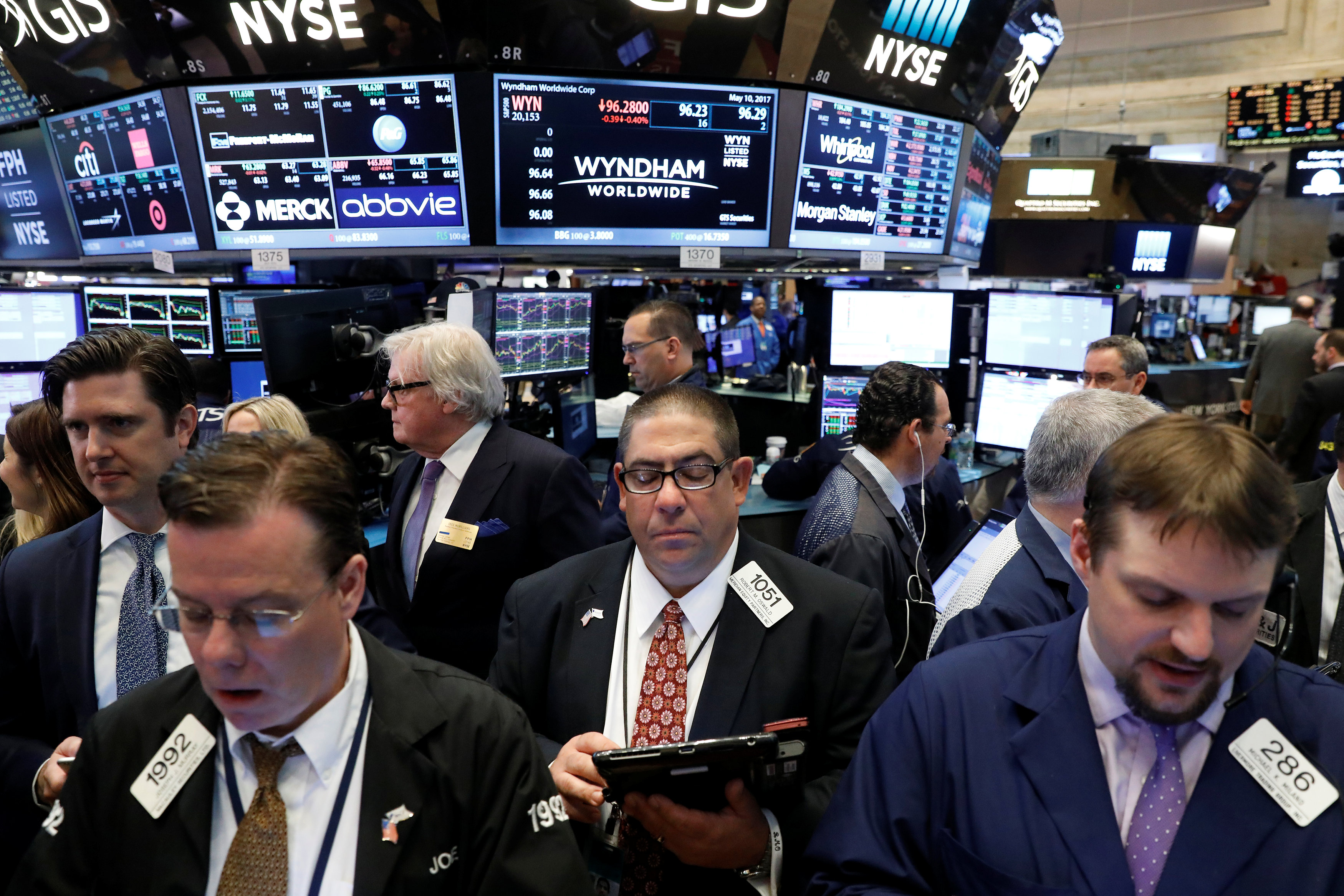 Fear of missing out keeps investors in stocks despite risks