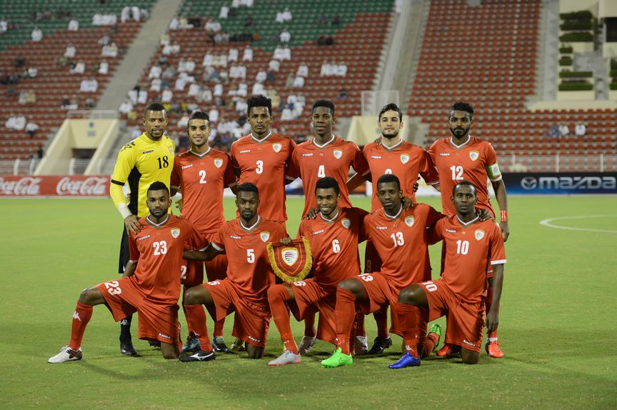 رئيس  الاتحاد الإماراتي: الأحمر العماني سيظل  رقمًا صعبًا