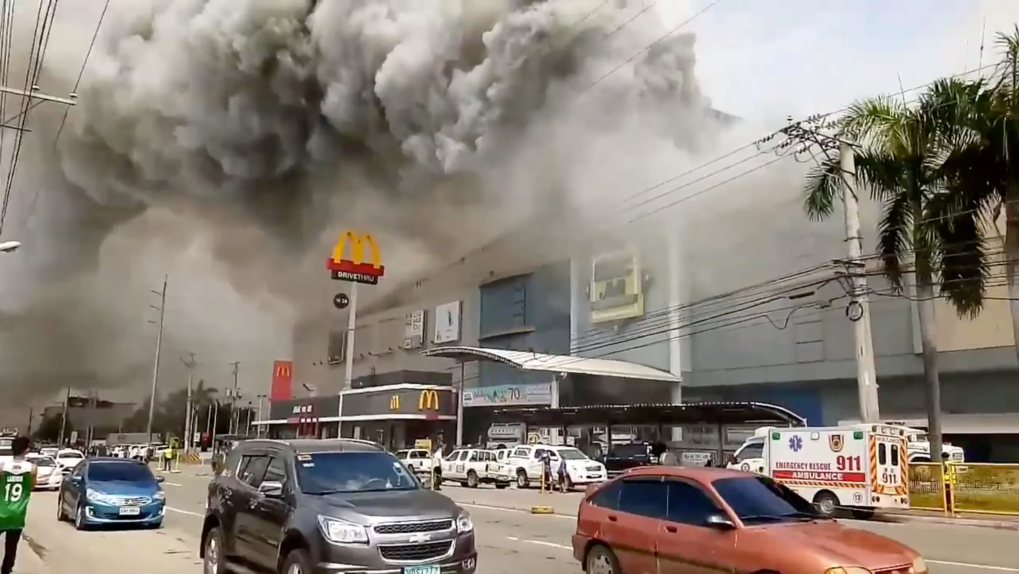 Fire in Philippine shopping mall kills 37