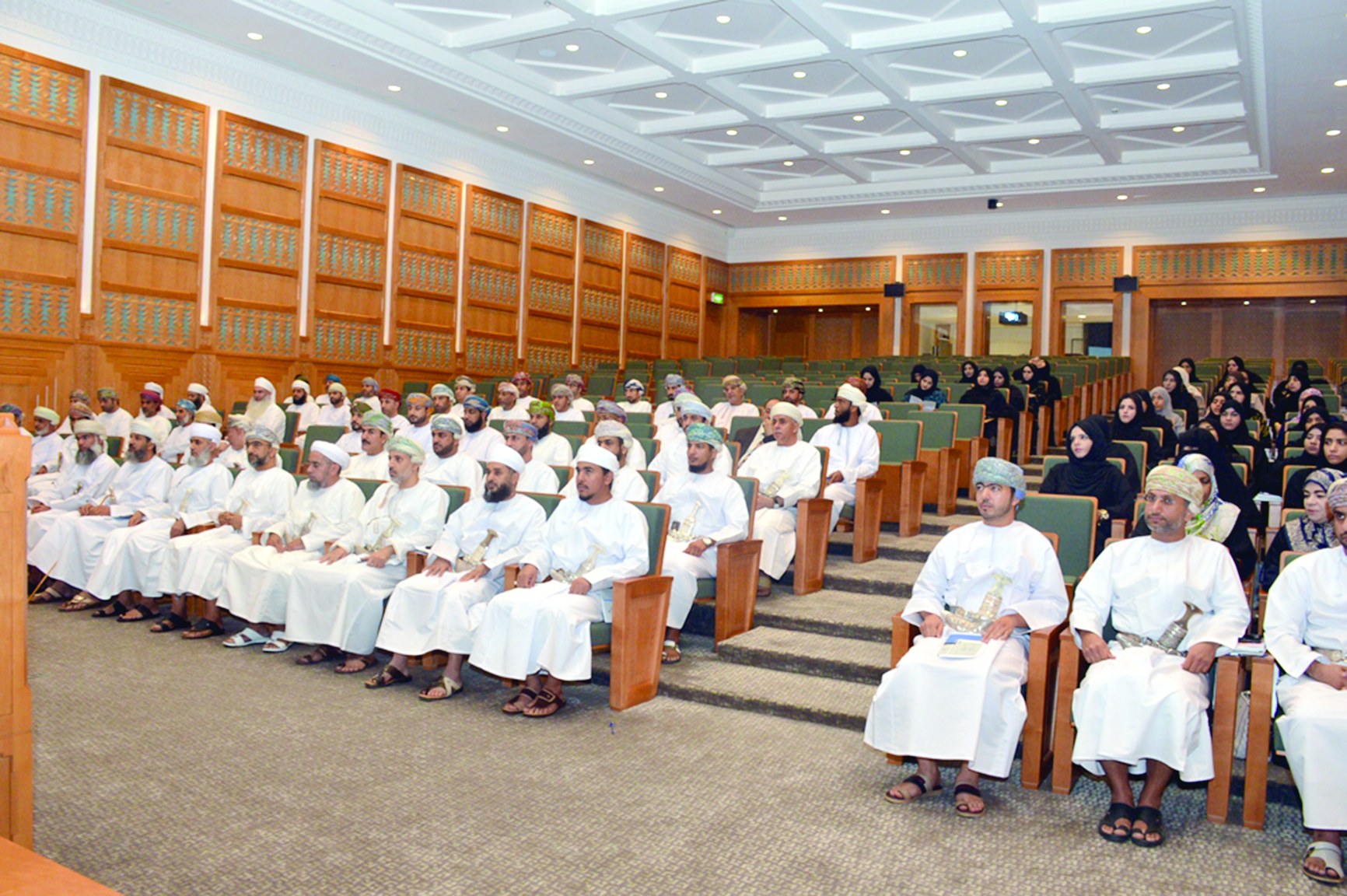 نظّمتها وزارة التنمية الاجتماعية


حلقة نقاشية حول «القضايا الاجتماعية والأسرية»