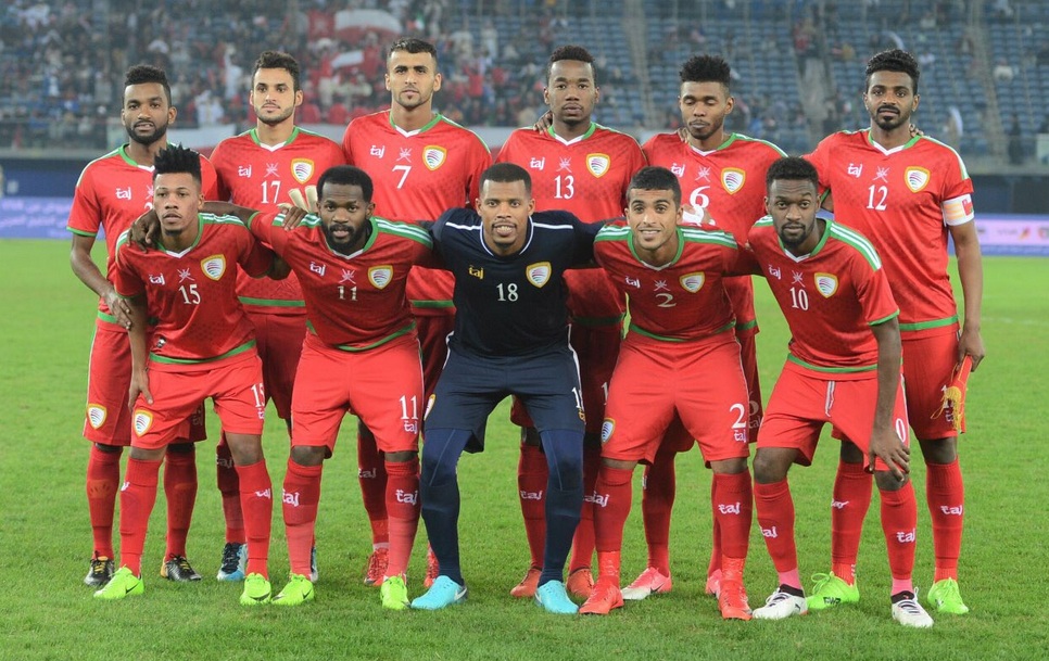 كيف سيواجه الأحمر العُماني  الكويت في مباراة الحسم؟