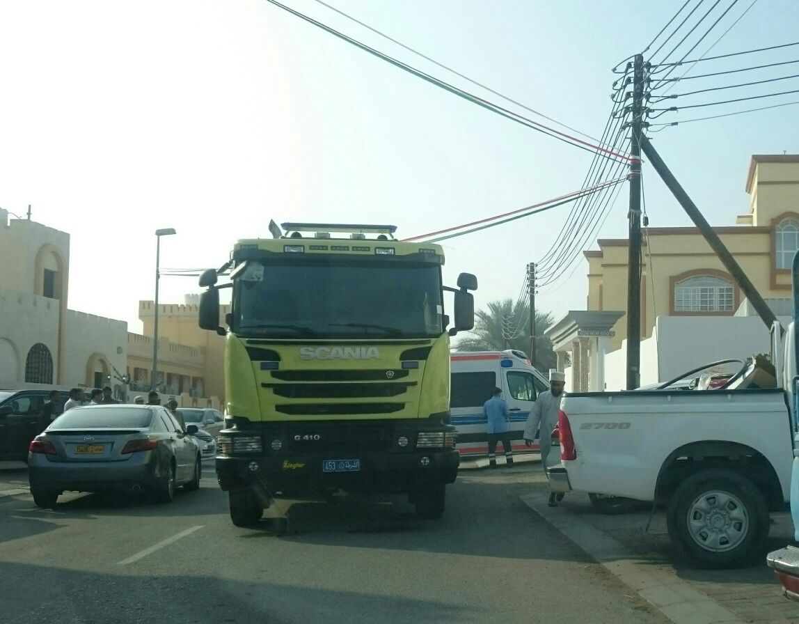 إصابتان خطيرة ومتوسطة بحريق منزل في العامرات