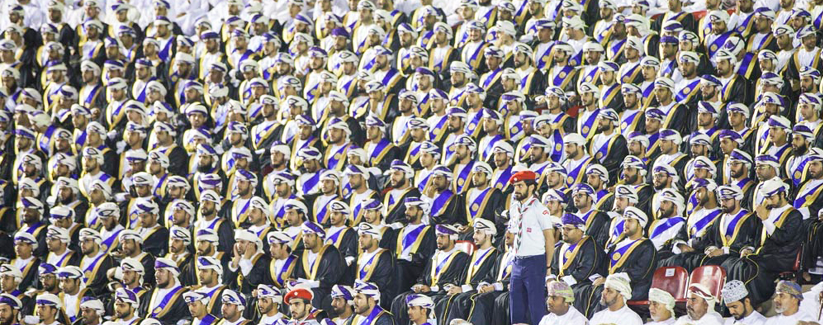 لطلاب السلطنة الجامعيين.. برنامج لتعزيز فرص توظيف الخريجين