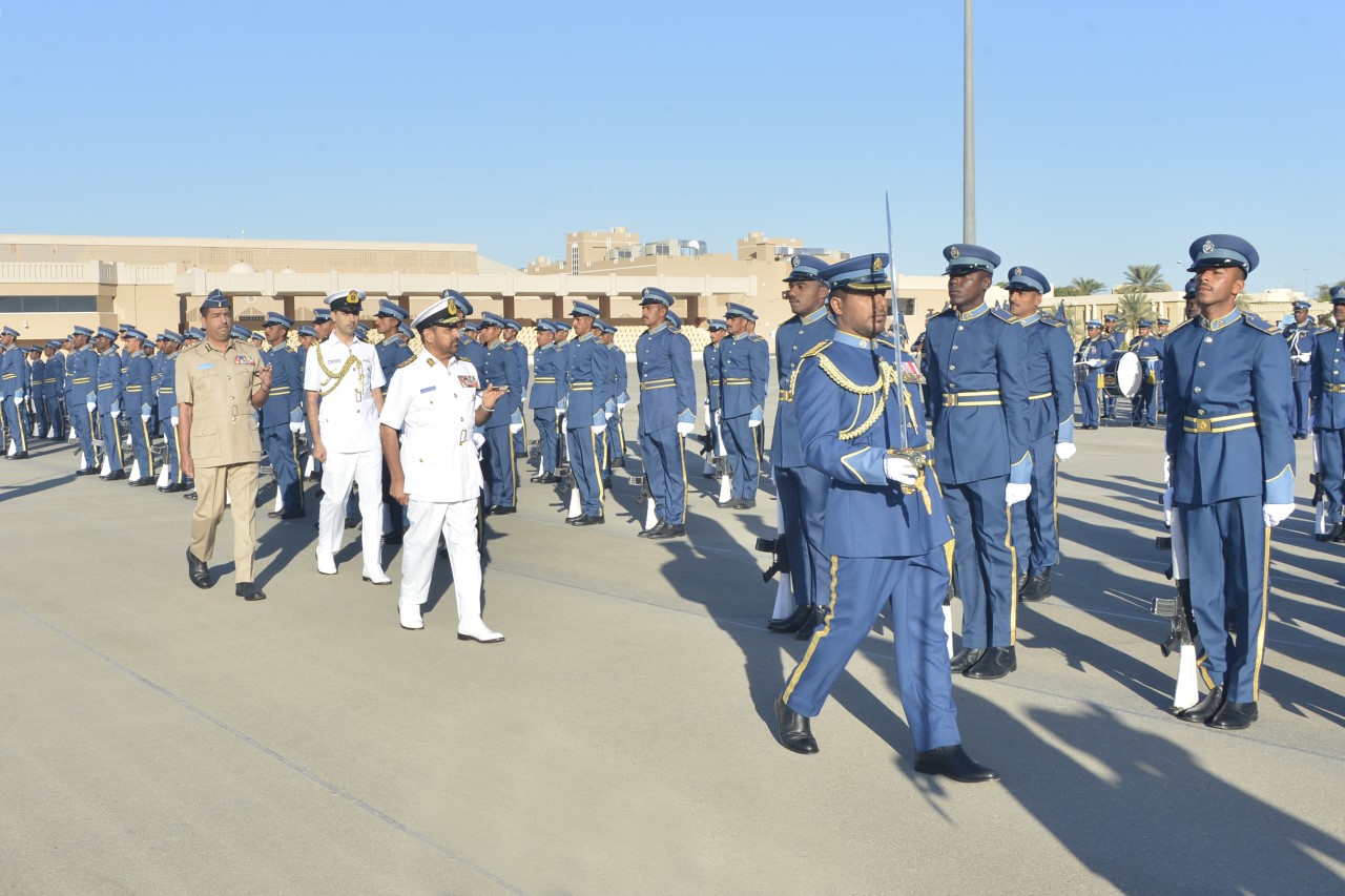 تخريج دفعة من الجنود الجويين المستجدين بسلاح الجو السلطاني