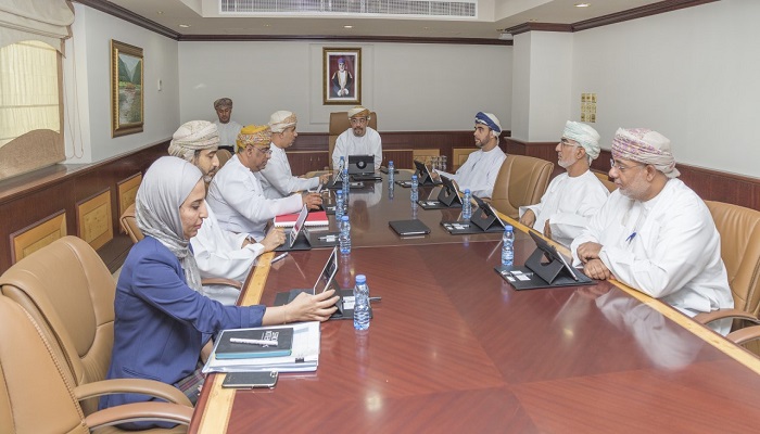 أمناء المجلس العماني للاختصاصات الطبية يناقش لوائح الابتعاث إلى الخارج