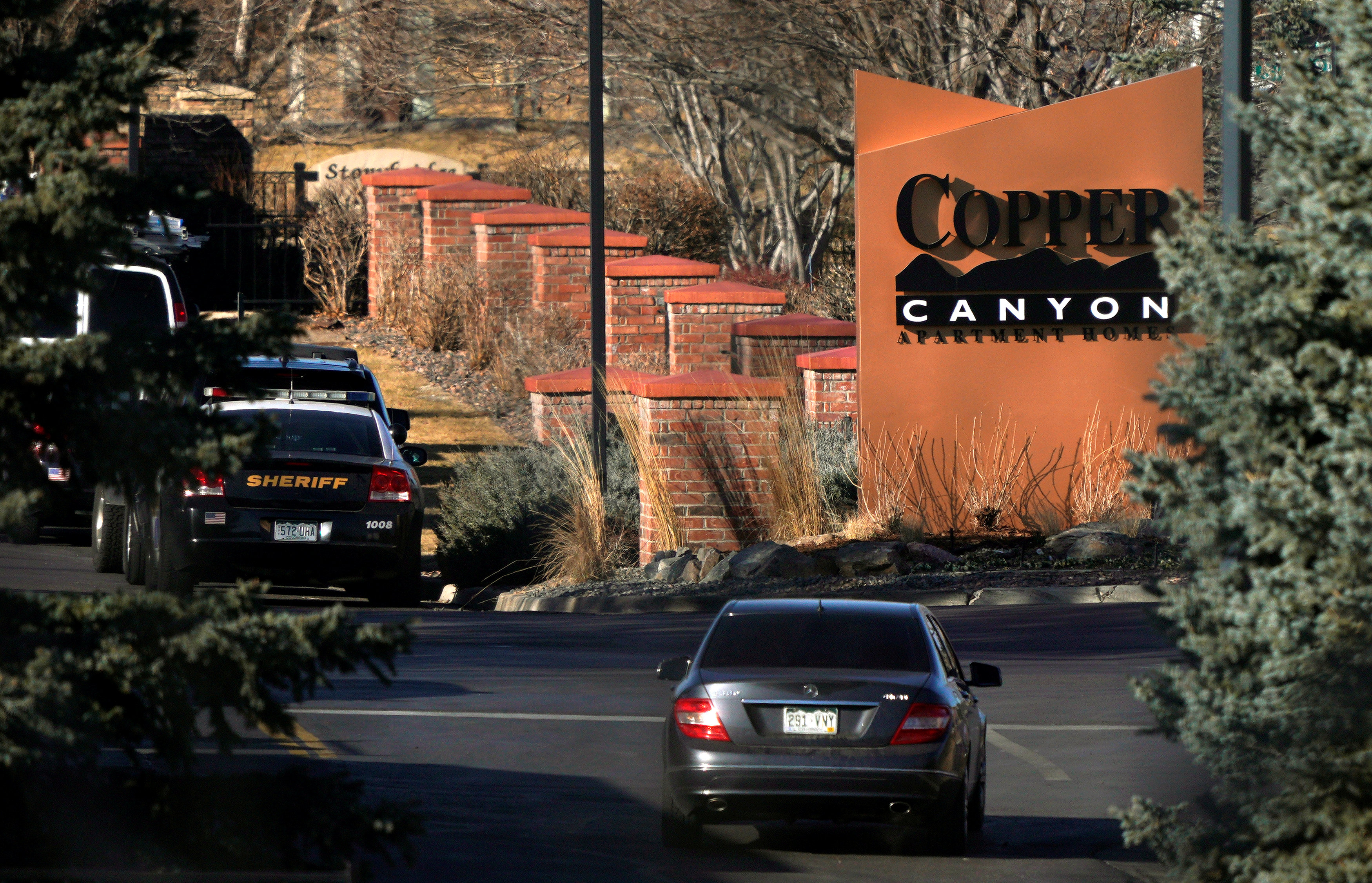 Colorado deputy killed in gunfire at apartment complex