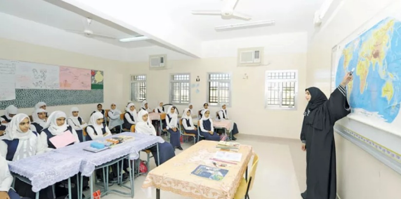 مدارس الوافدين تفتح الباب أمام مزيد من الموظفين العُمانيين