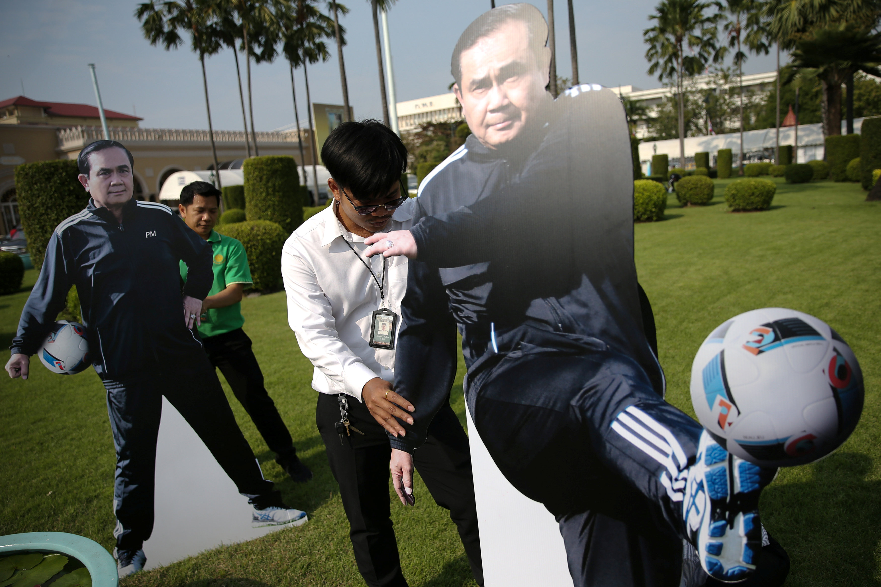 In pictures: Life-sized cutouts of Thailand's prime minister
