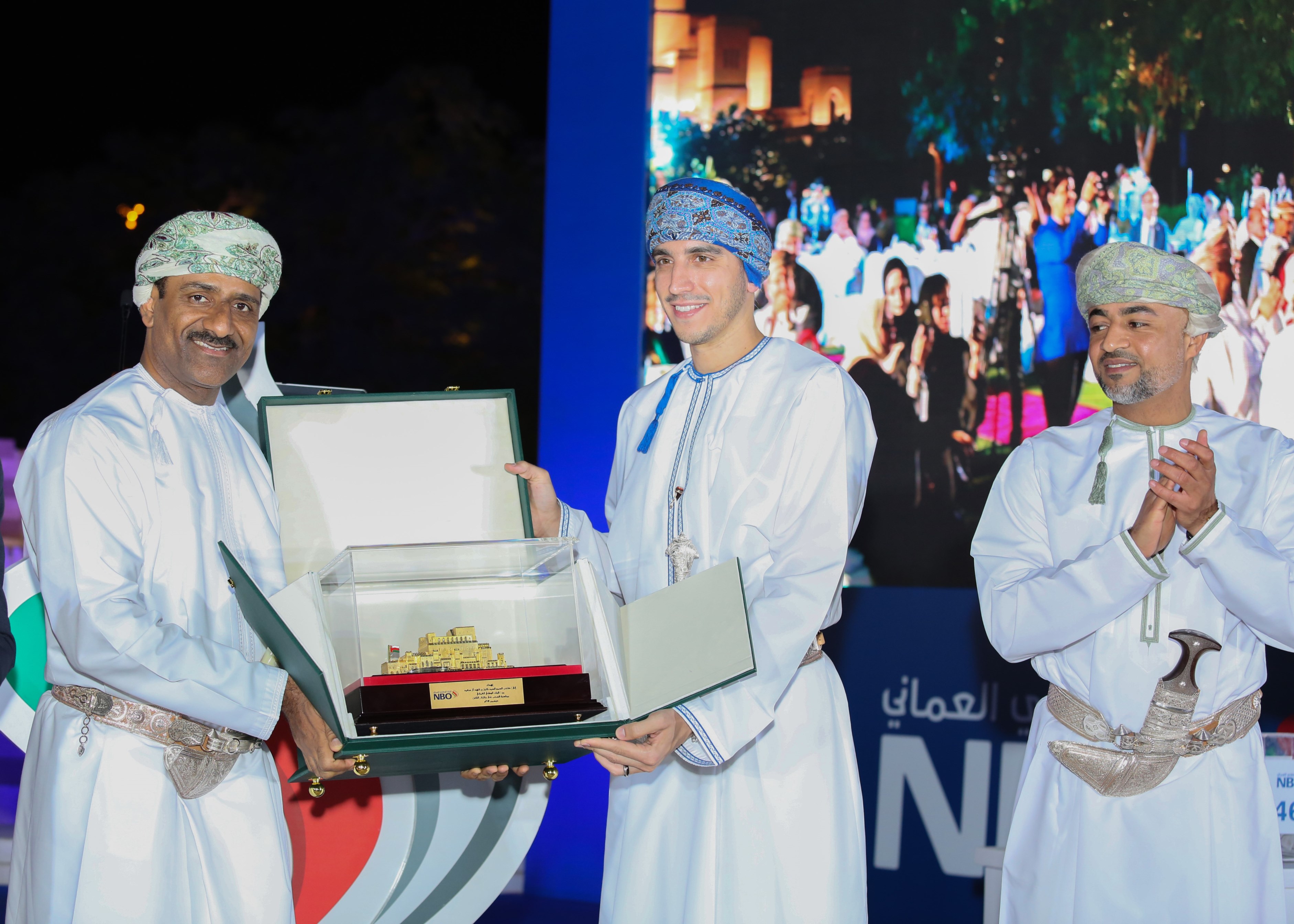 "البنك الوطني العماني" يعلن عن الفائزين بجائزة الـ 500 ألف ريال