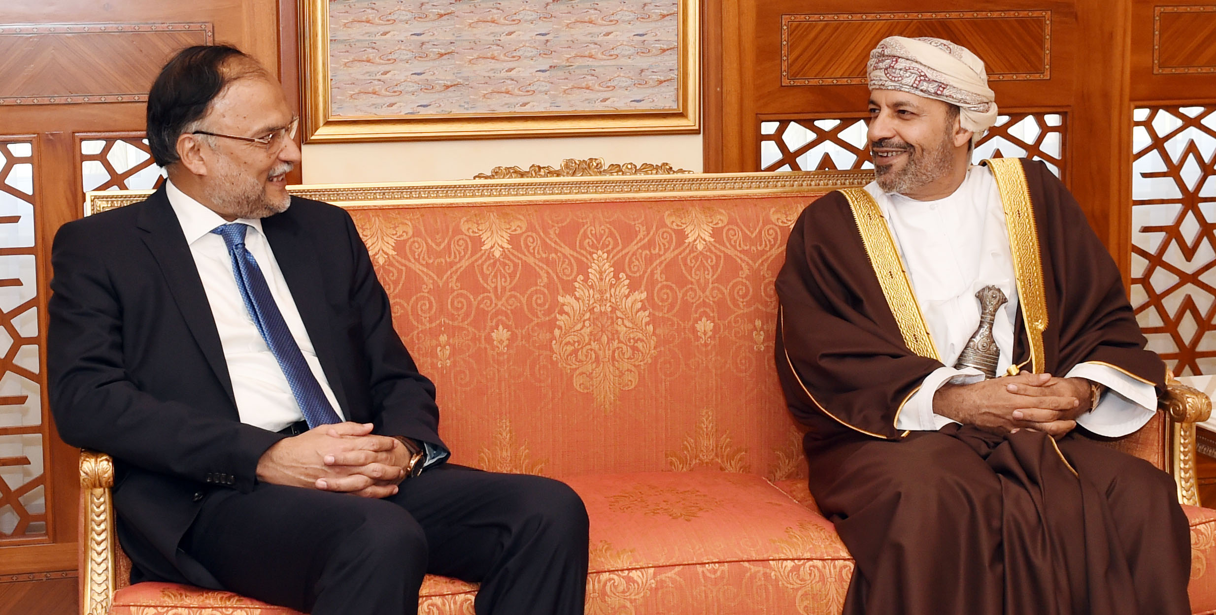 Oman, Pakistan interior ministers hold talks
