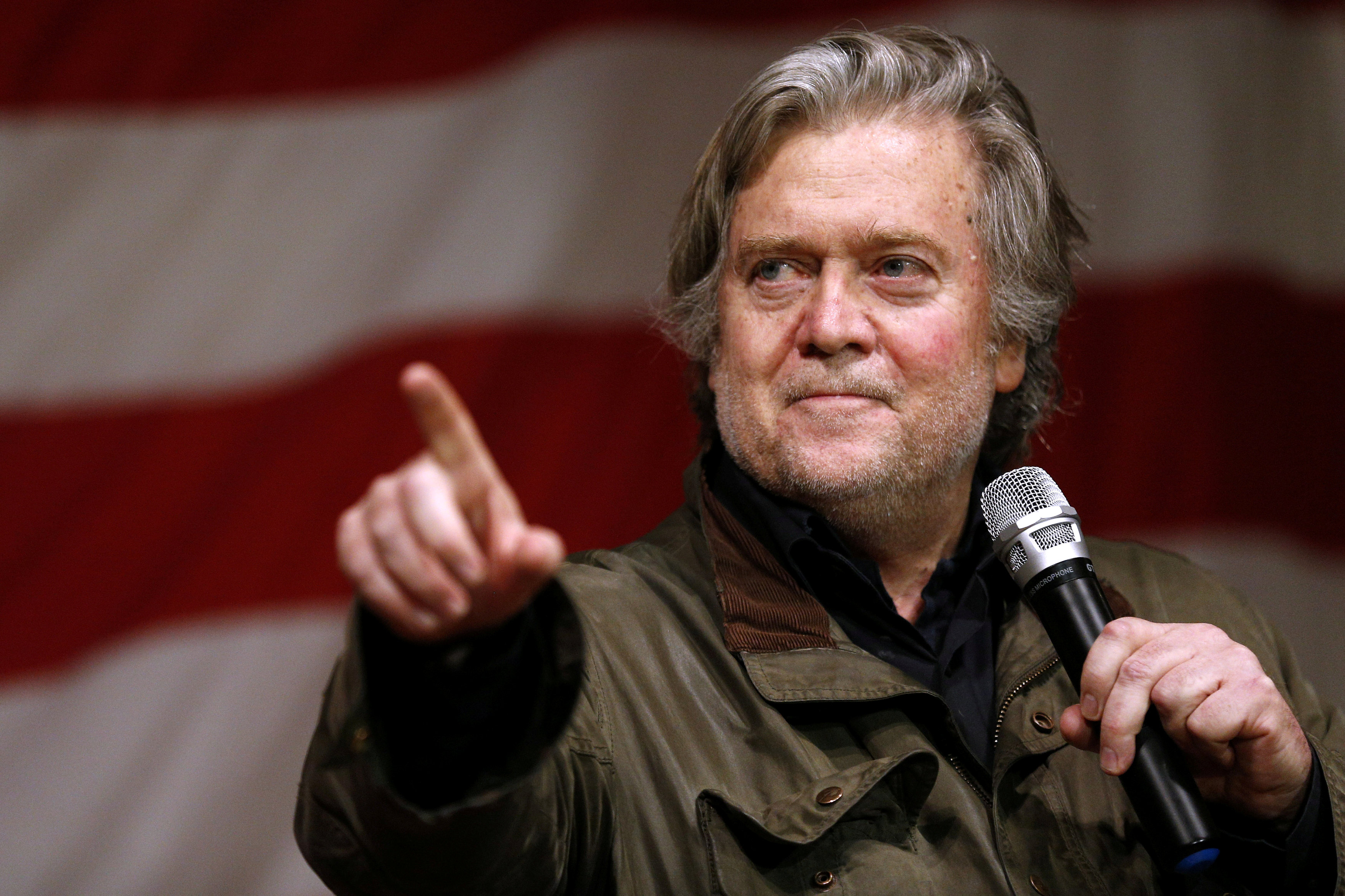 Bannon to meet with House panel on Russia