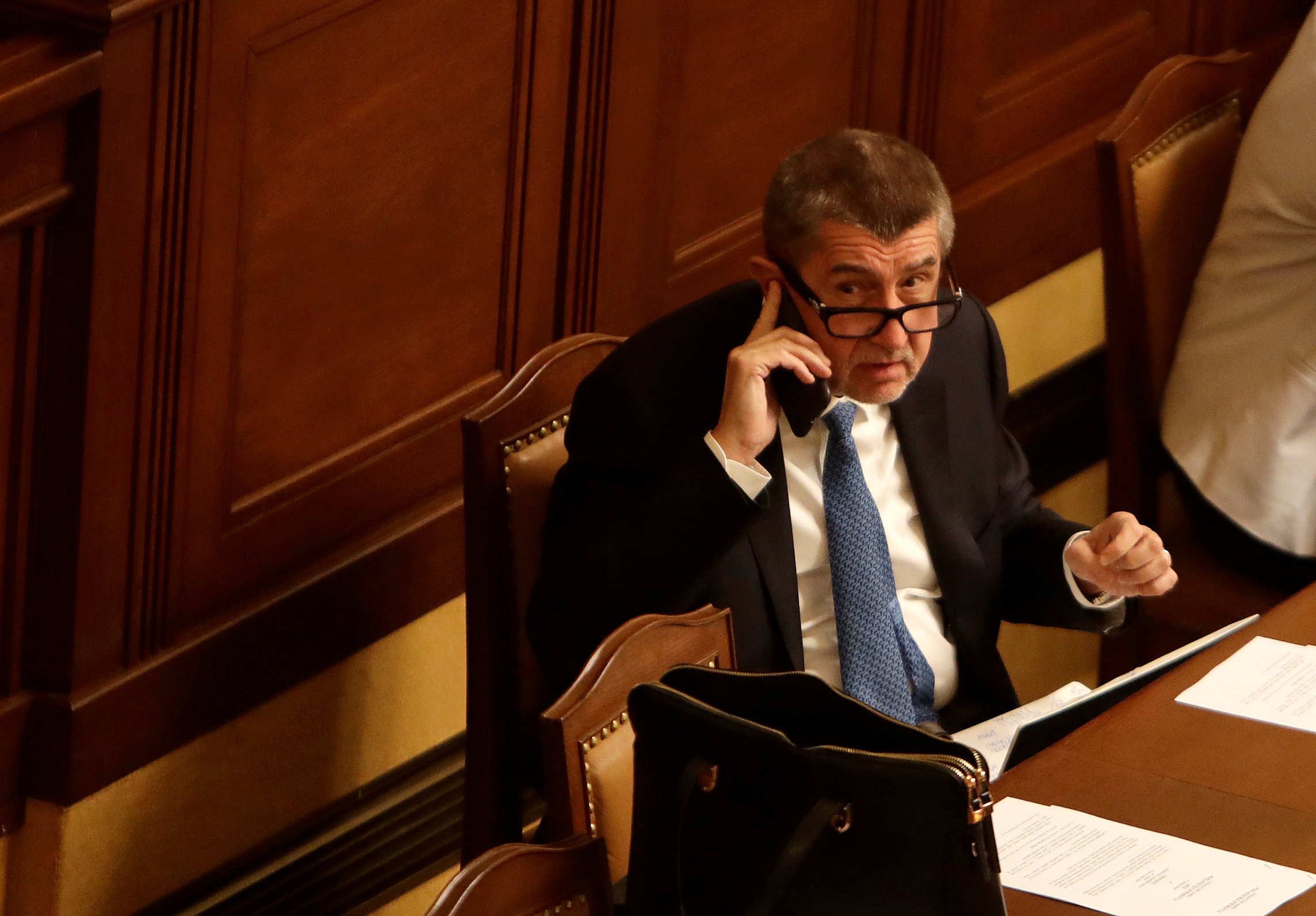 Czech government agrees to resign after losing confidence vote