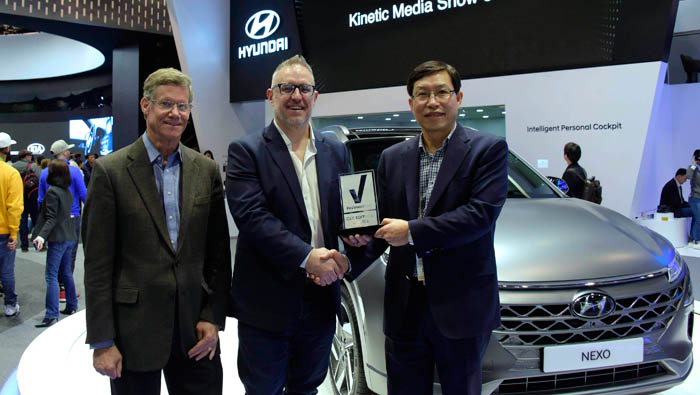 2019 NEXO Fuel Cell Electric Vehicle wins Reviewed.com Editor's Choice Award
