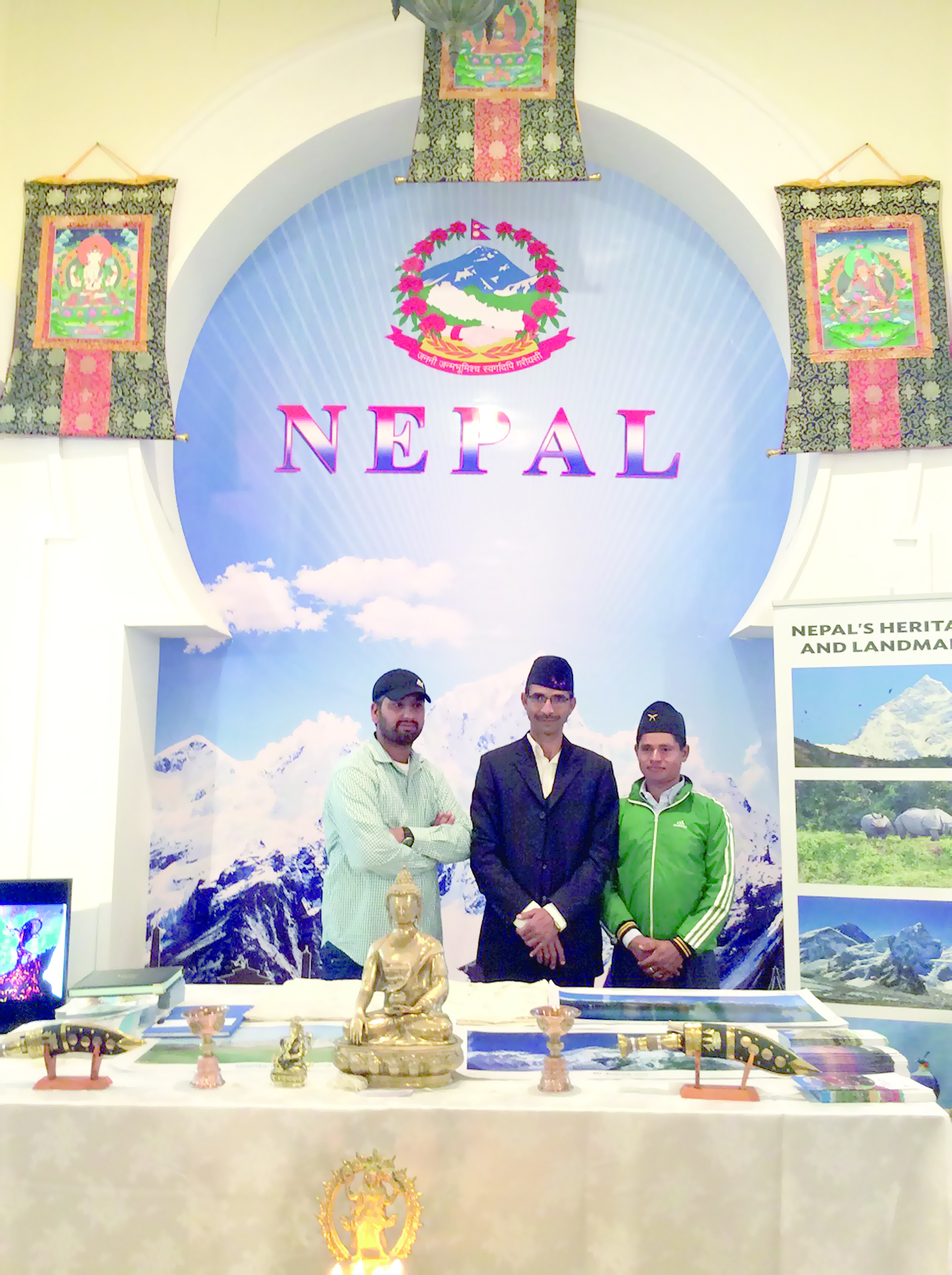 الجناح النيبالي يتألق بالحرف التقليدية
