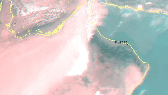 Weather alert: Dust, fog cover over parts of Oman