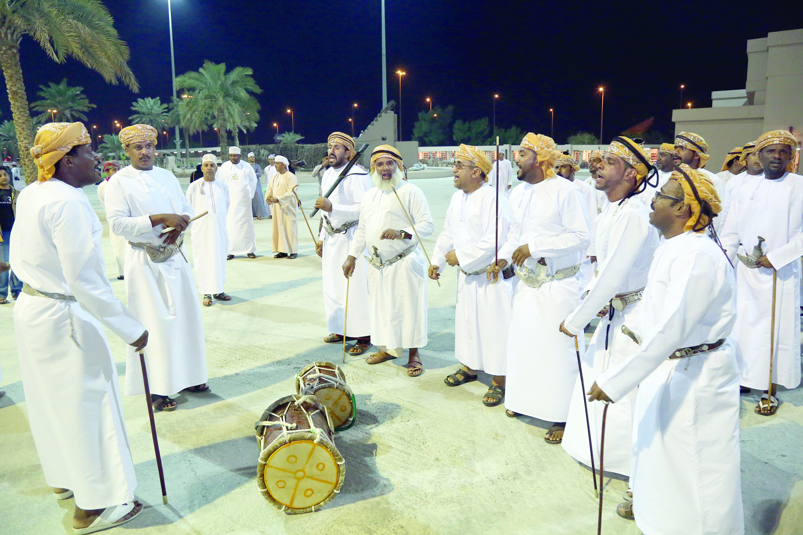«الامتياز» تشعل حماسة زوار متنزه العامرات