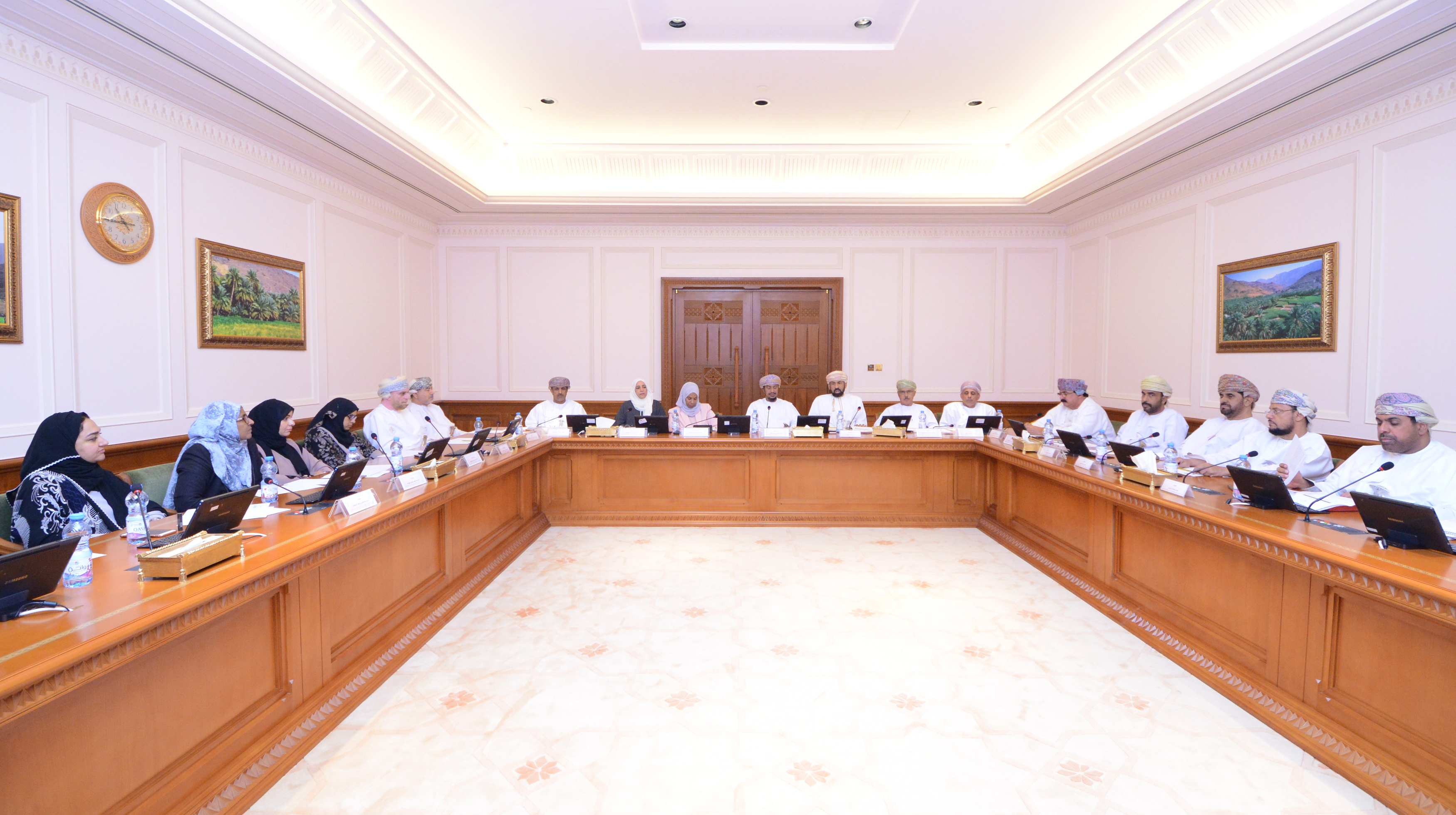 اجتماعية الدولة تناقش تطوير خدمات الأندية