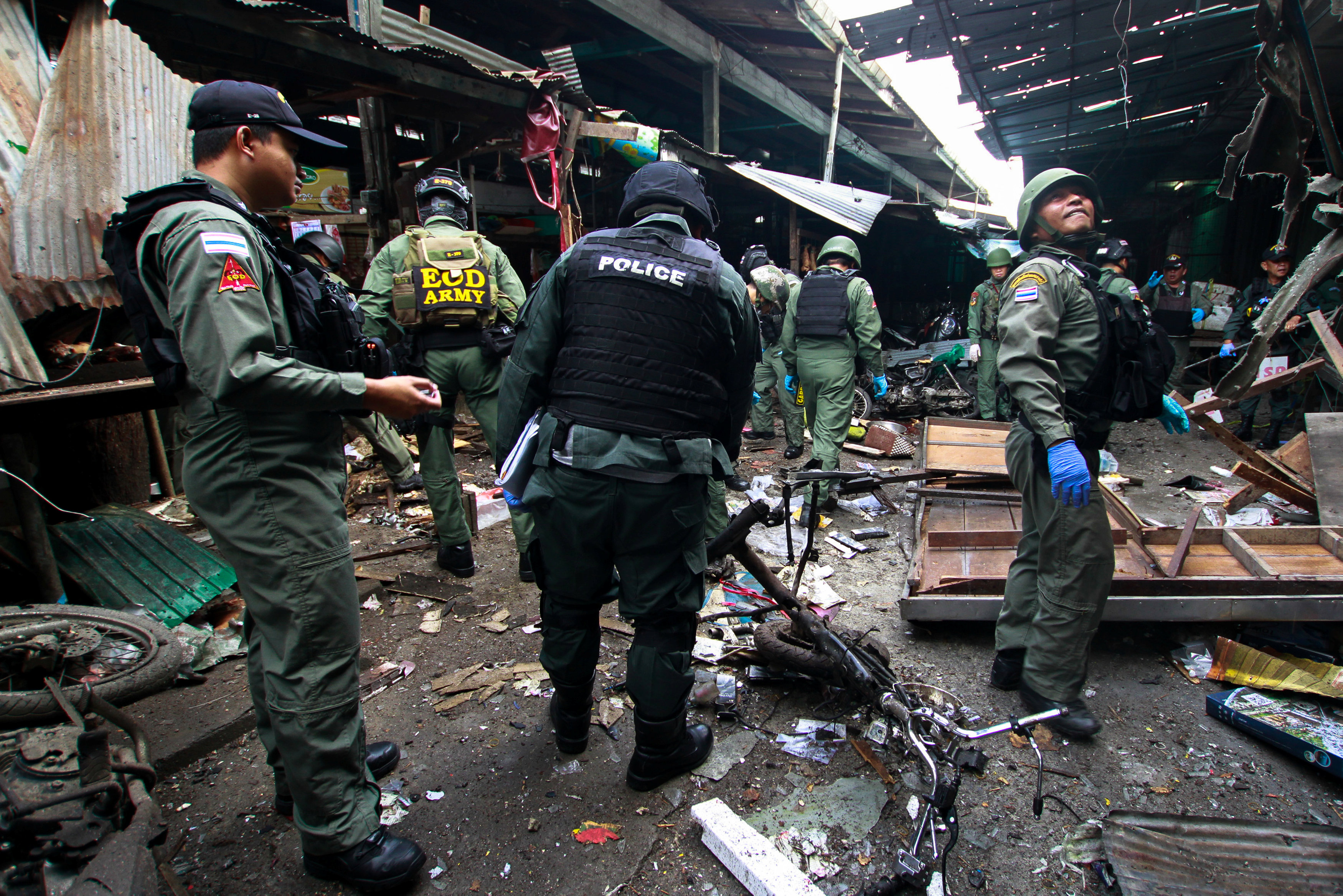 Bomb at morning market in Thailand south kills three, injures 22