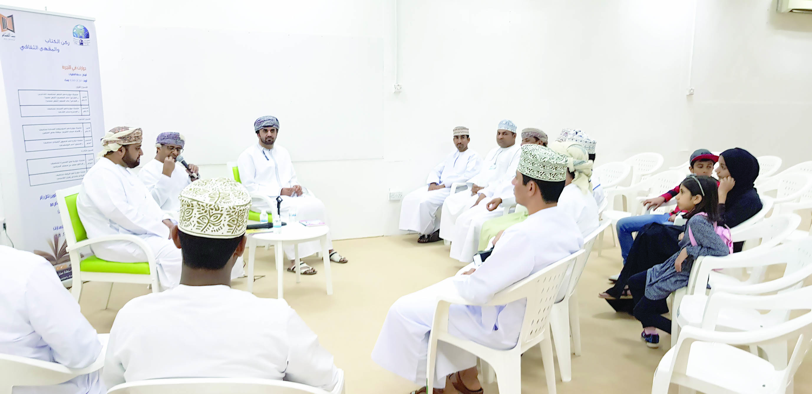 المقهى الثقافي يستهل فعالياته بمتنزه العامرات
