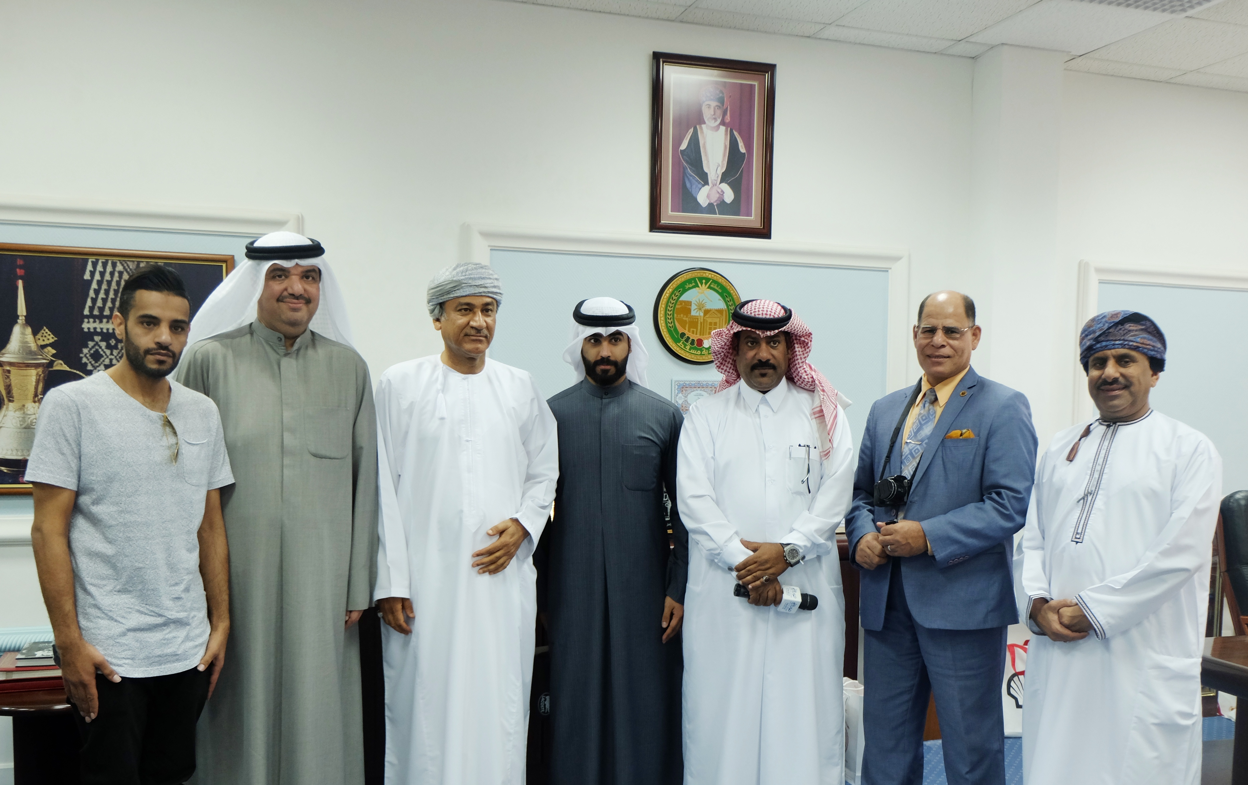 بهرام يلتقي الوفود الإعلامية