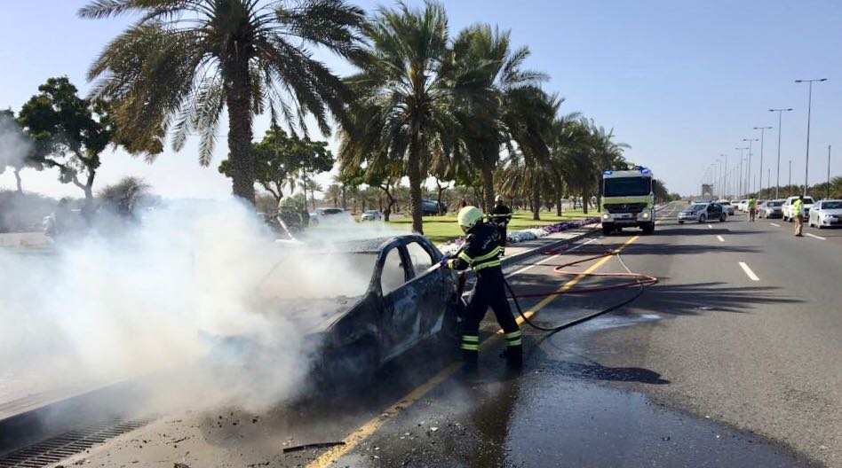 Car goes up in flames in Muscat
