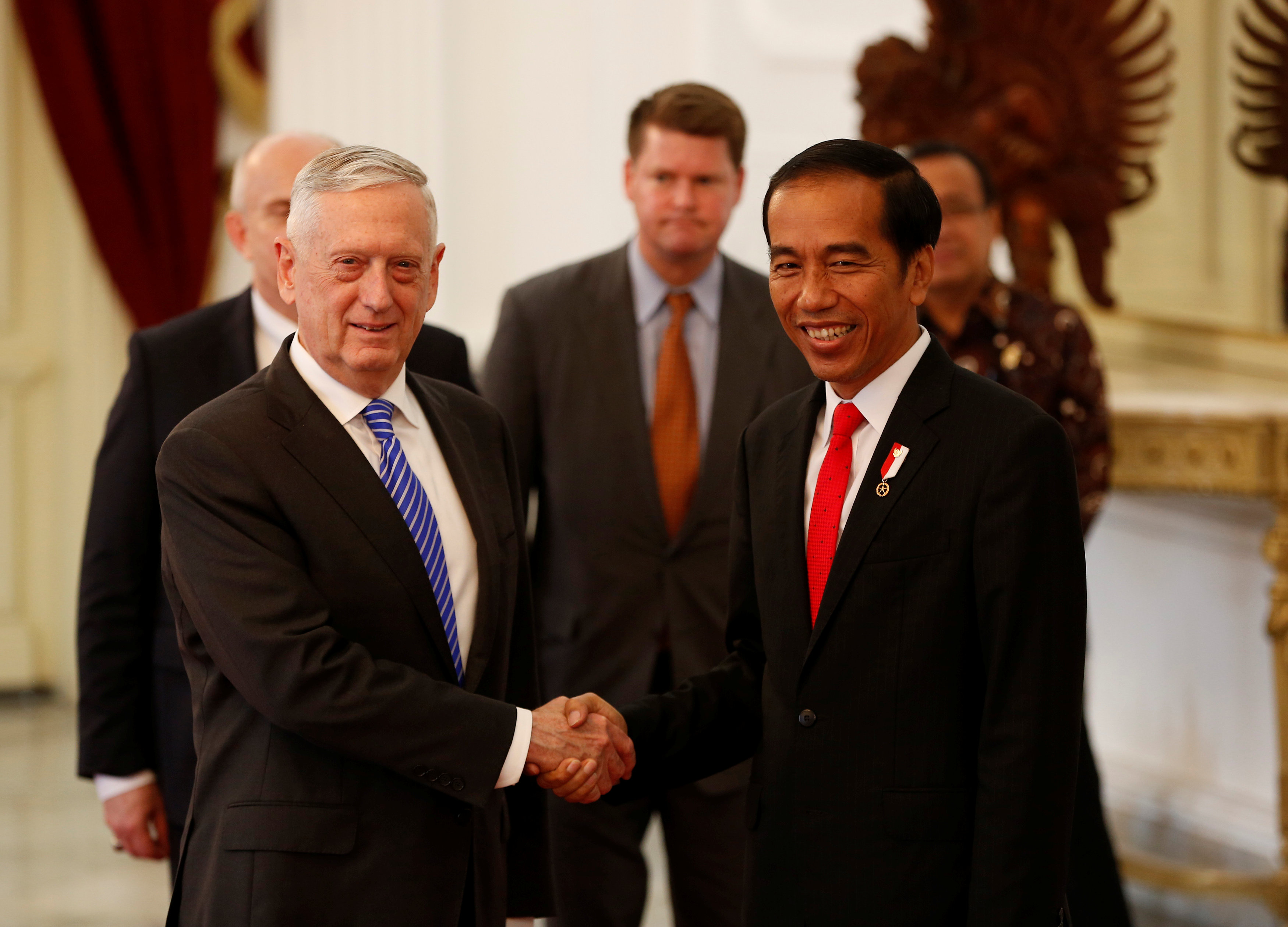 Mattis sees Indonesian troops drink snake blood, roll in glass