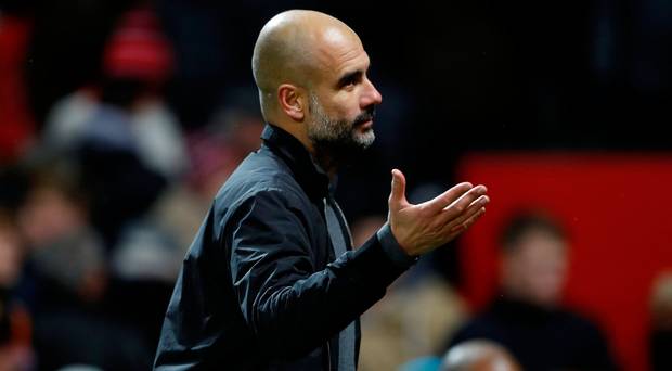 جوارديولا يرفض الإجابة عن سؤال الصحفيين قبل ضم مدافع جديد