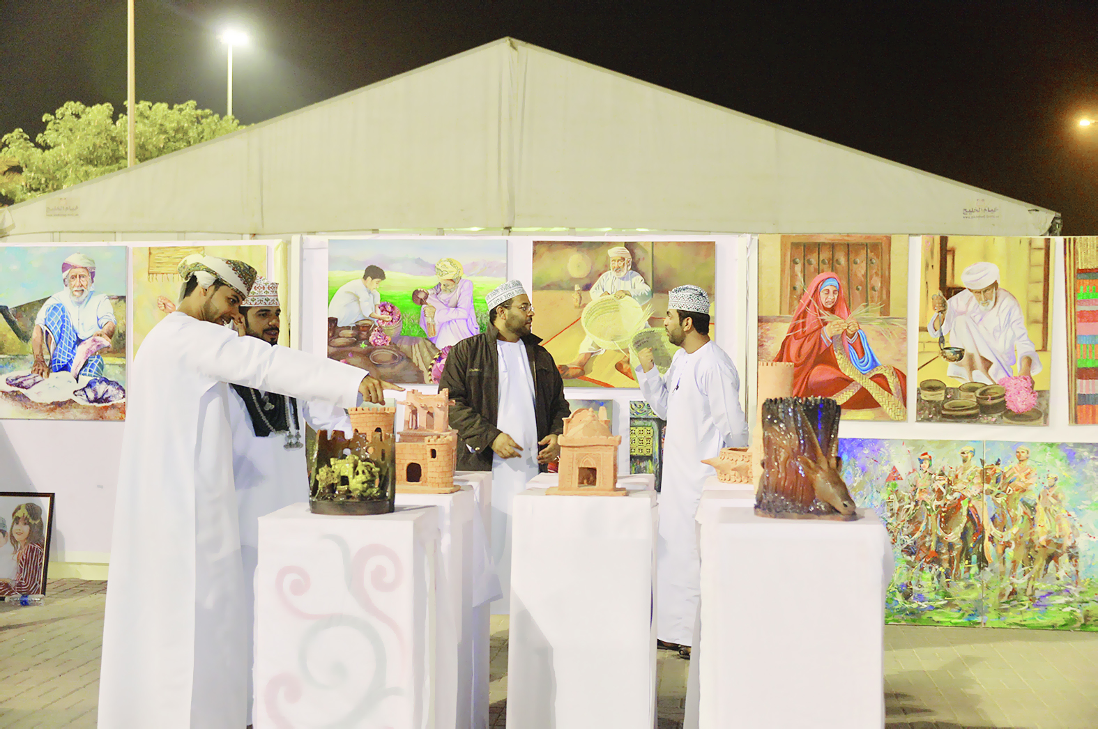معرض «أصالة عُمانية» ينقل

التراث بنجاح كبير