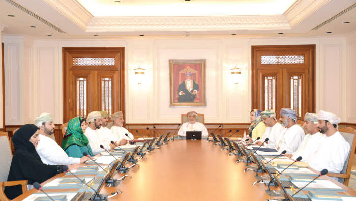 Oman State Council Office reviews waste, other issues