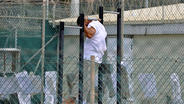 Trump orders Guantanamo detention center to remain open